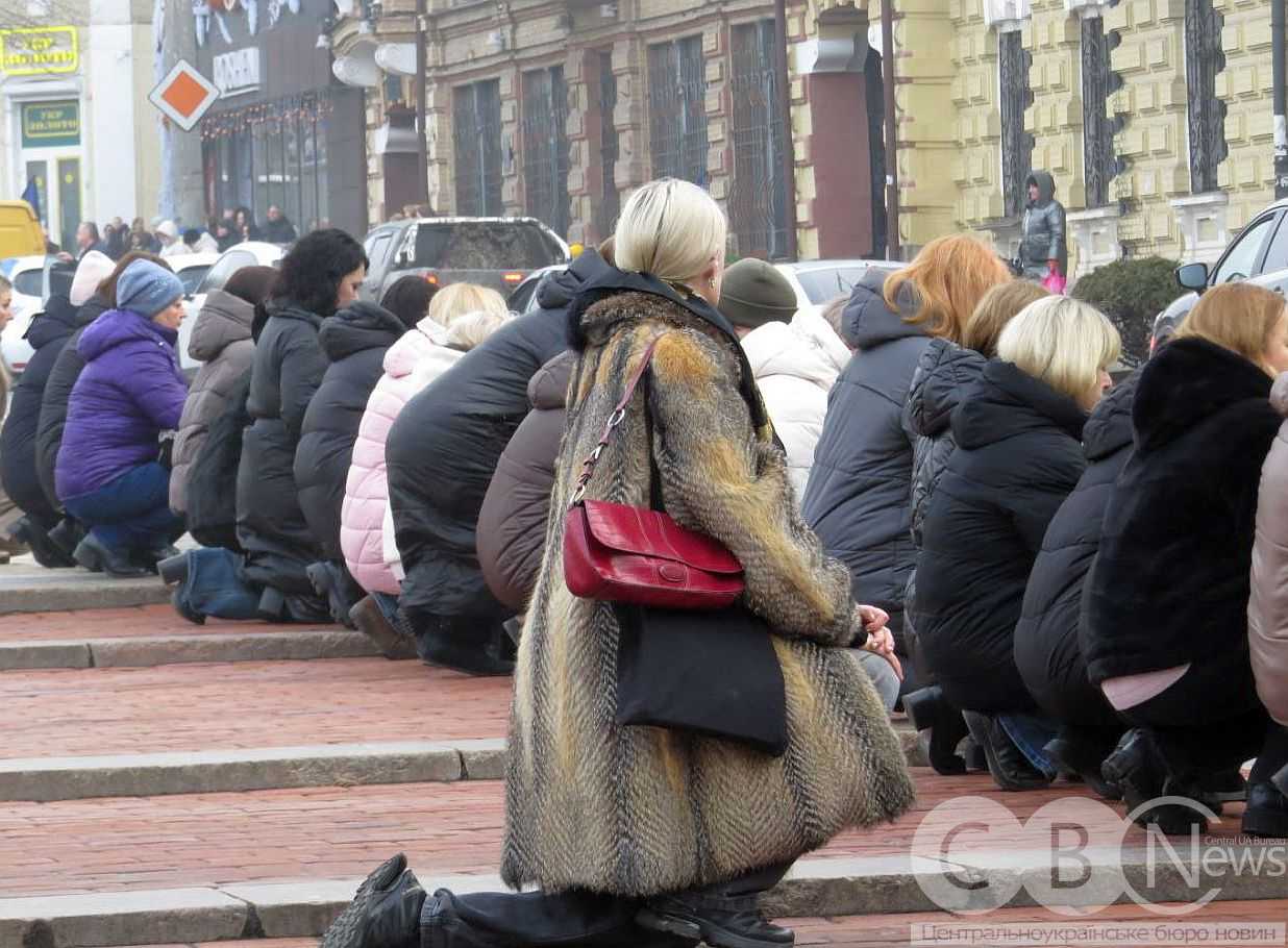 З трьома загиблими бійцями попрощалися в Кропивницькому