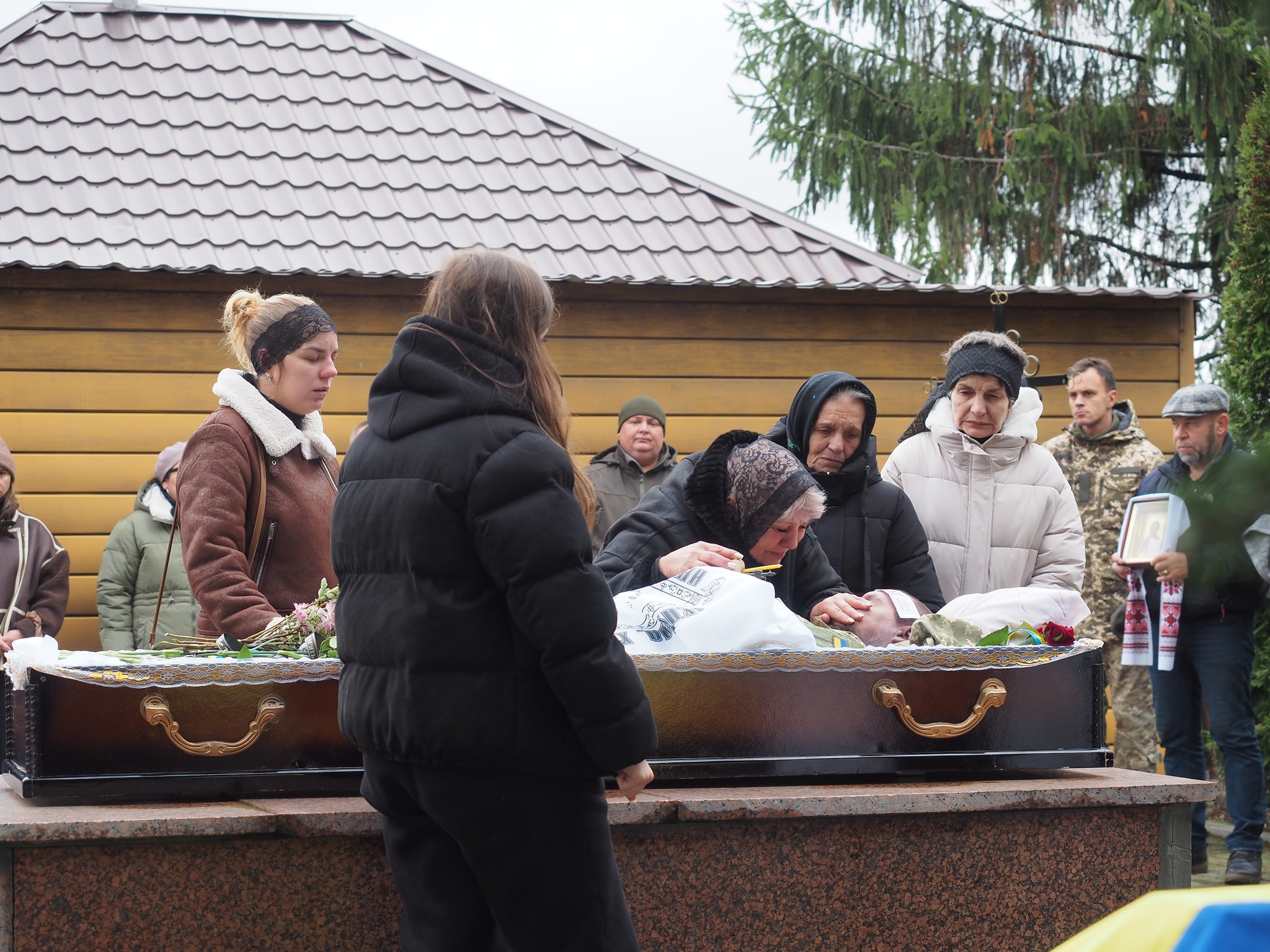 В останню путь провели бійця з Гайворонської громади 