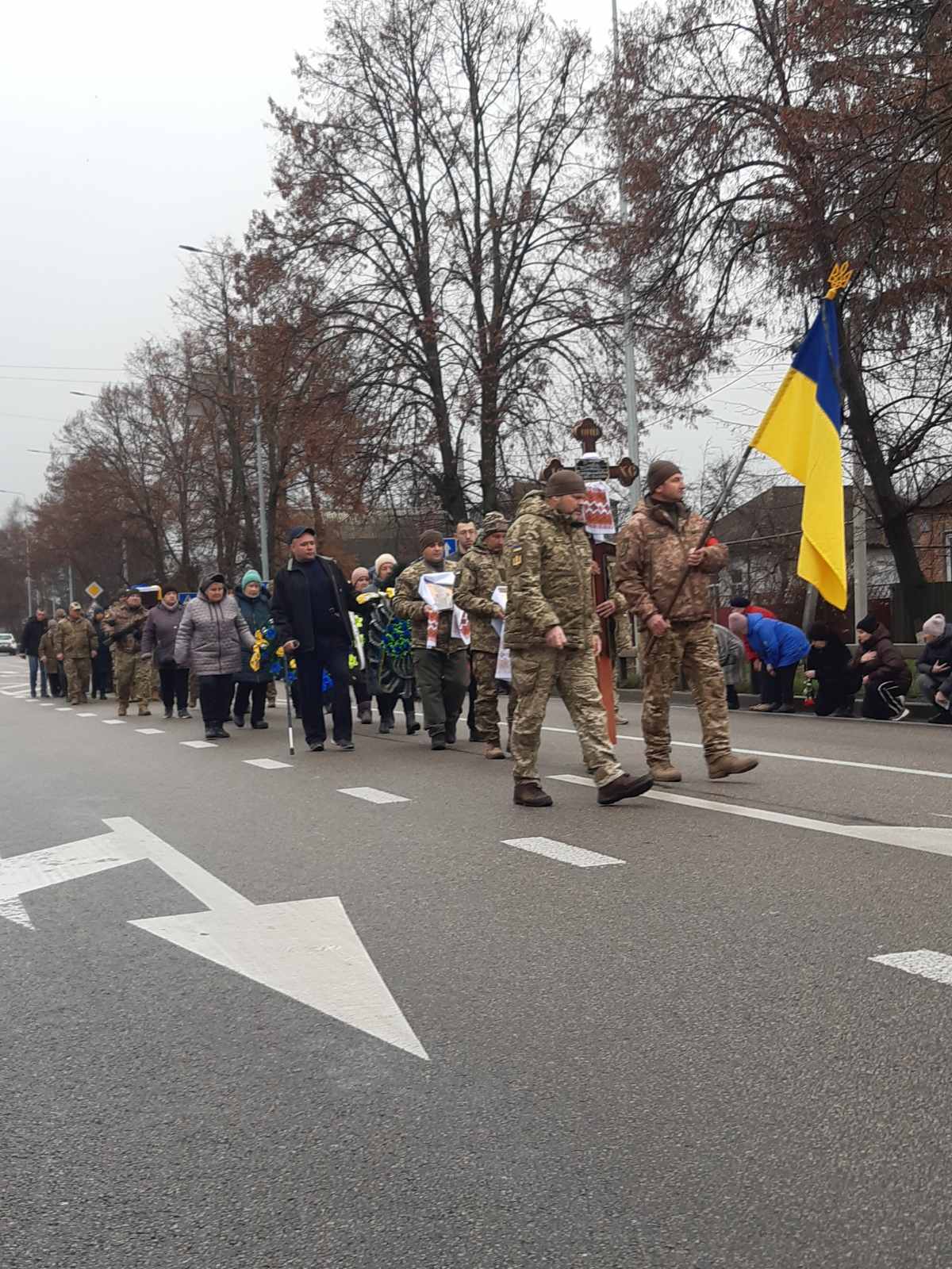 Із загиблим на Сумщині солдатом попрощалися в Знам'янській громаді