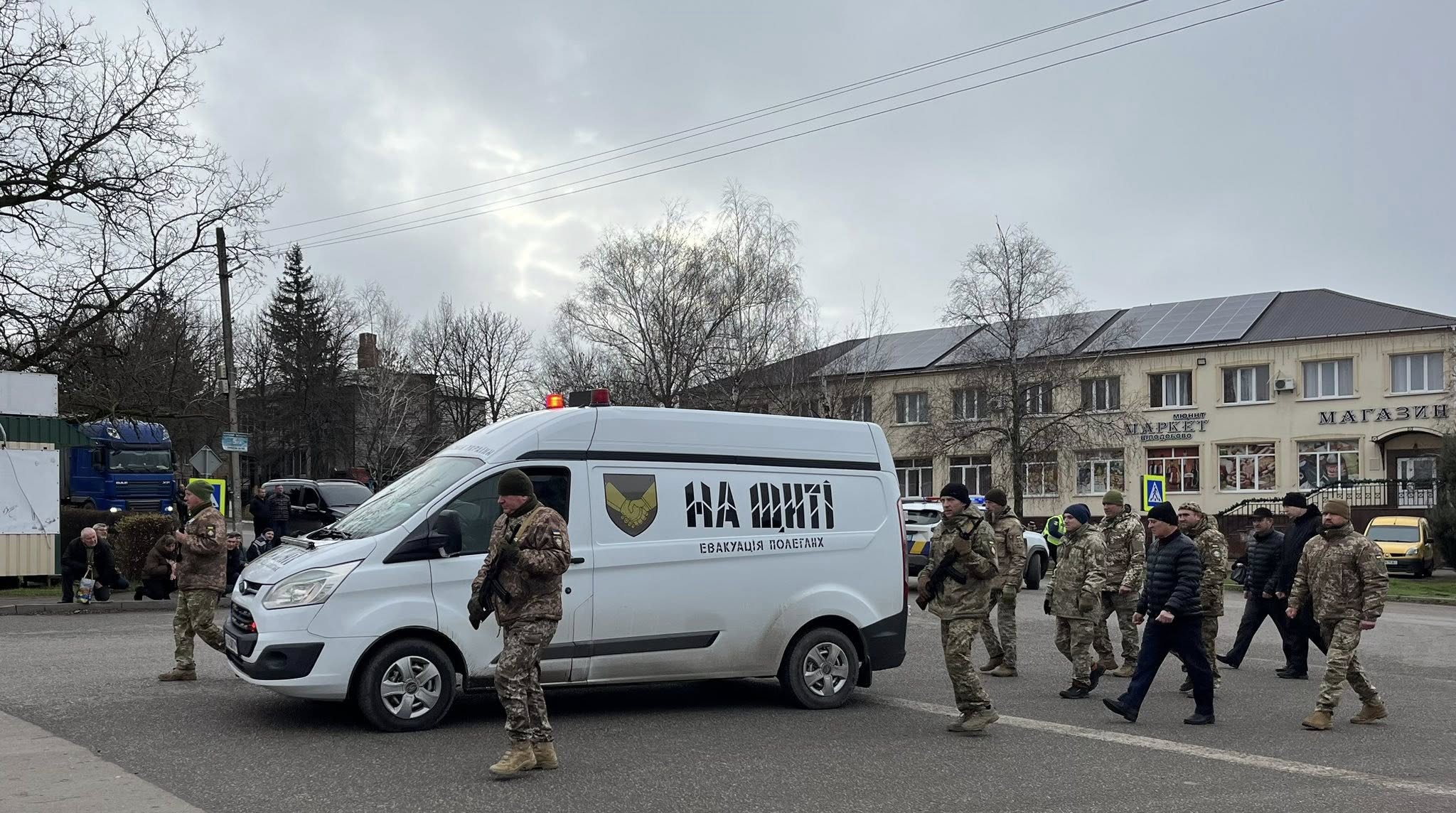 Із загиблим солдатом попрощалися в Кам'янецькій громаді 