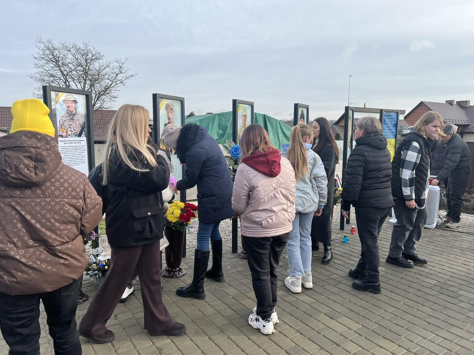 Алею пам'яті на честь загиблих бійців відкрили у Вільшанській громаді