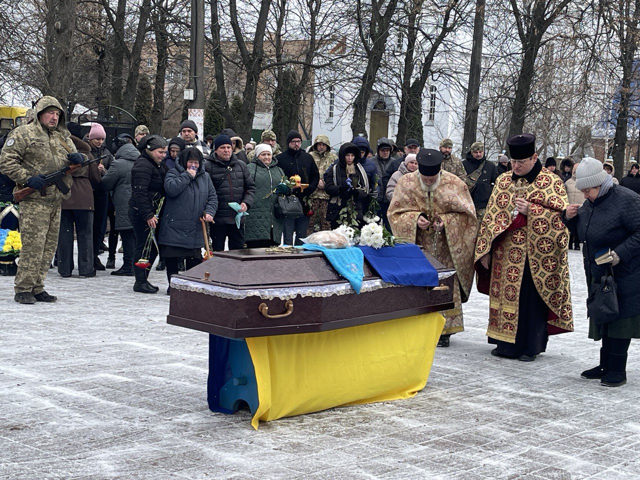 Із загиблим солдатом попрощалися в Олександрівській громаді