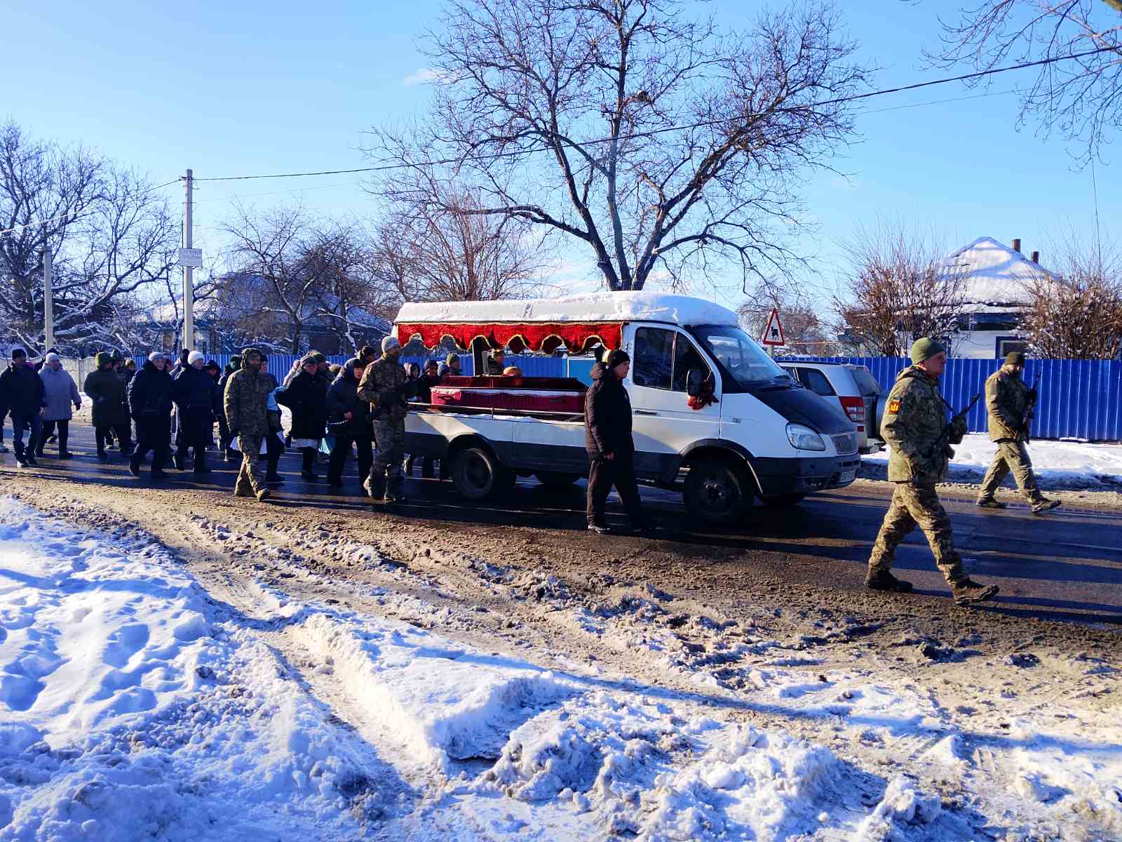 Із загиблим на війні матросом попрощалися в Олександрівській громаді