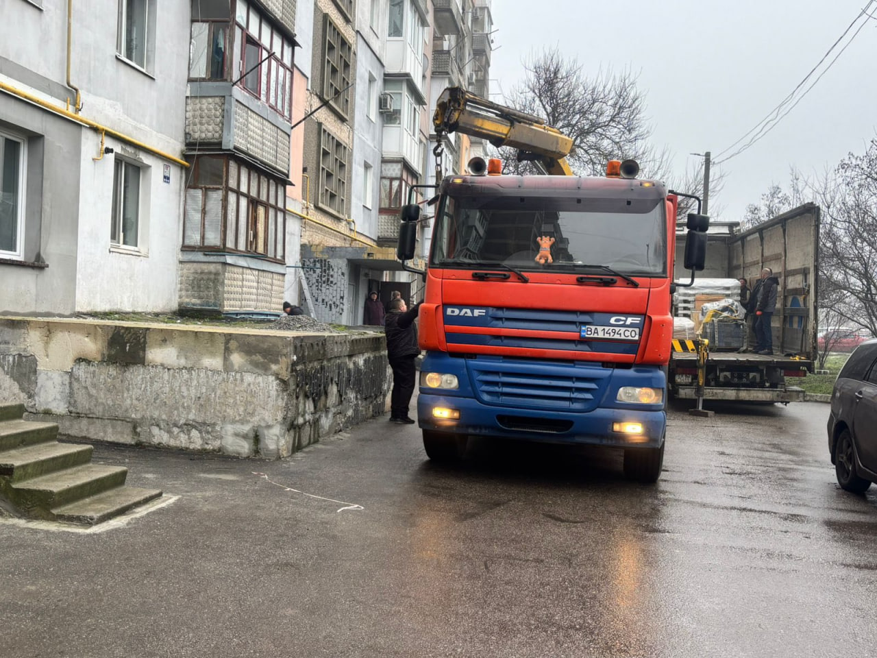 Новий ліфт встановлюють у будинку на проспекті Університетському в Кропивницькому