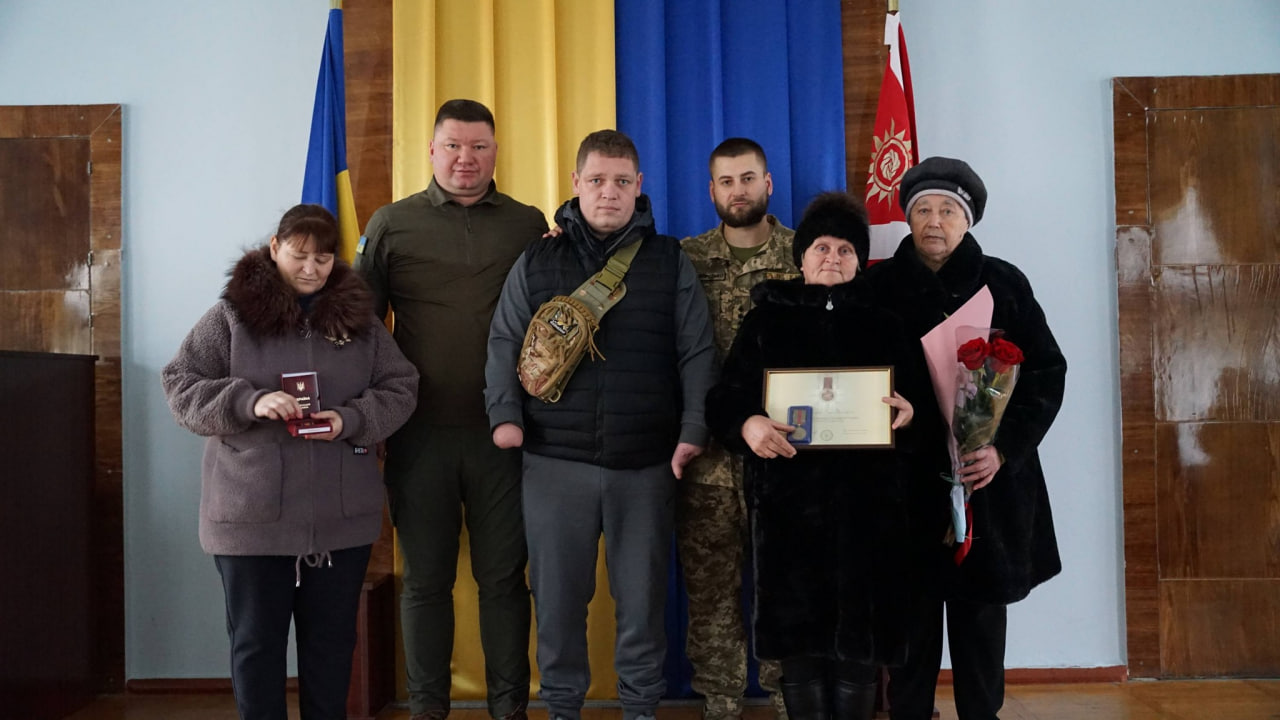 Державні нагороди військовим та рідним загиблих захисників передали на Кіровоградщині