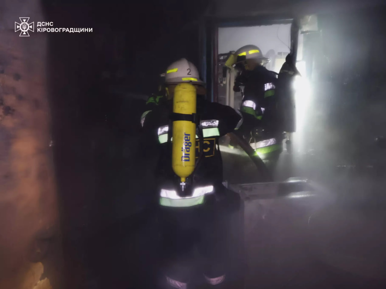 Рятувальники ліквідували пожежу в багатоквартирному будинку Кропивницького