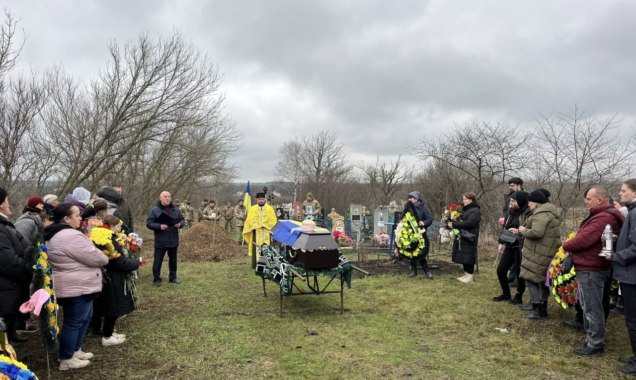 У Кам'янецькій громаді провели в останню путь загиблих солдатів Василя Кам'янченка та Ігоря Степанюка.