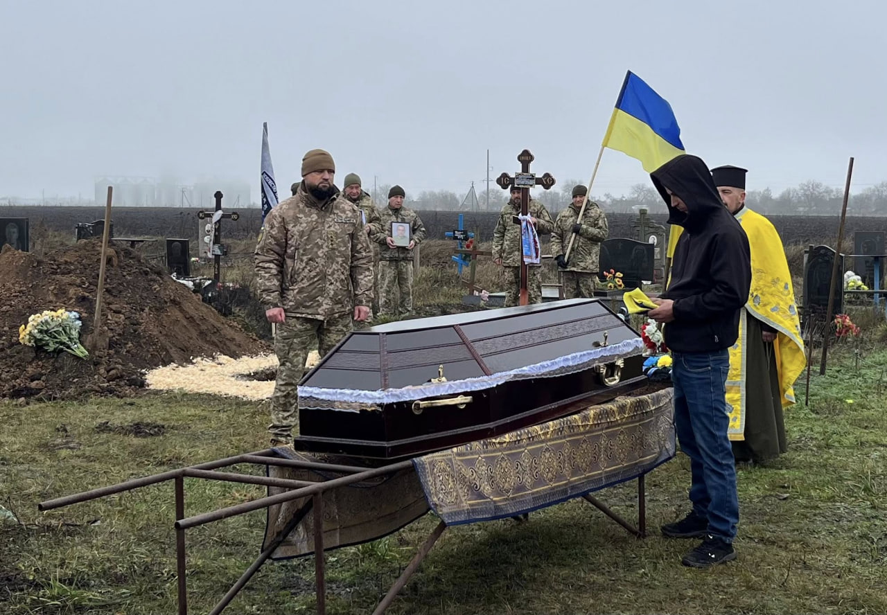 У Кам'янецькій громаді провели в останню путь загиблих солдатів Василя Кам'янченка та Ігоря Степанюка.