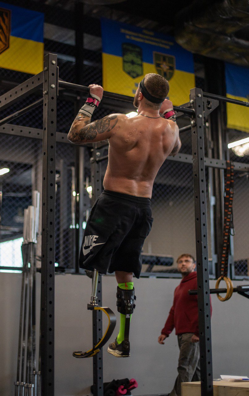 Двоє спецпризначенців з Кропивницького та Івано-Франківська встановили рекорд з підтягувань