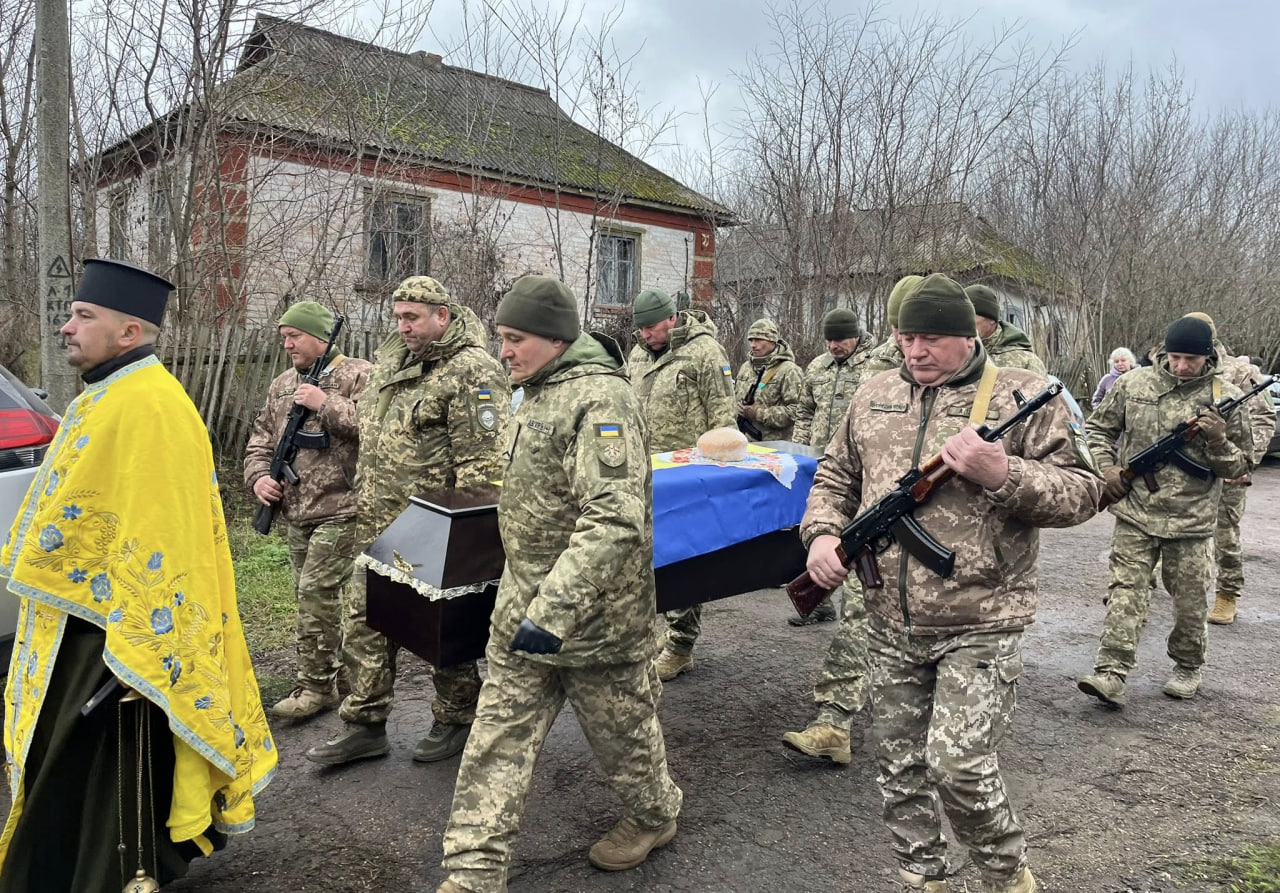 У Кам'янецькій громаді провели в останню путь загиблих солдатів Василя Кам'янченка та Ігоря Степанюка.