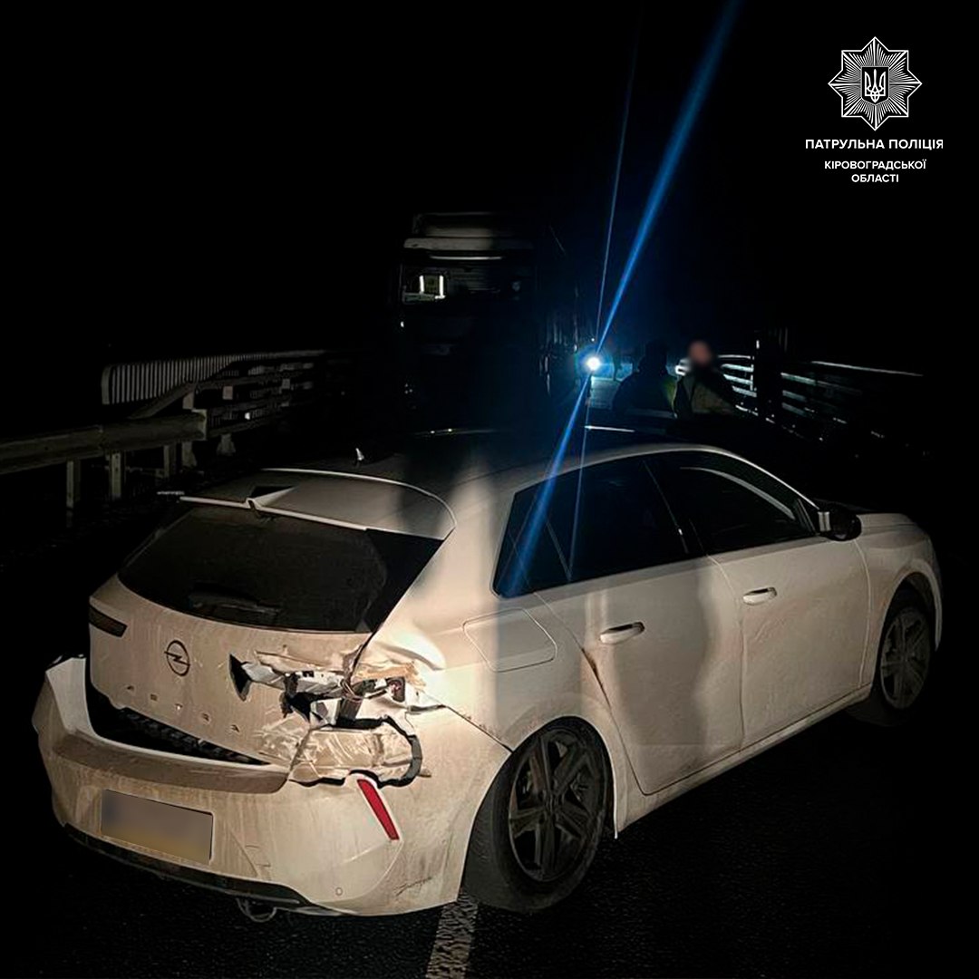 На трасі неподалік Веселого під час невдалого обгону зіткнулися Opel Astra та ЗАЗ Forza.
