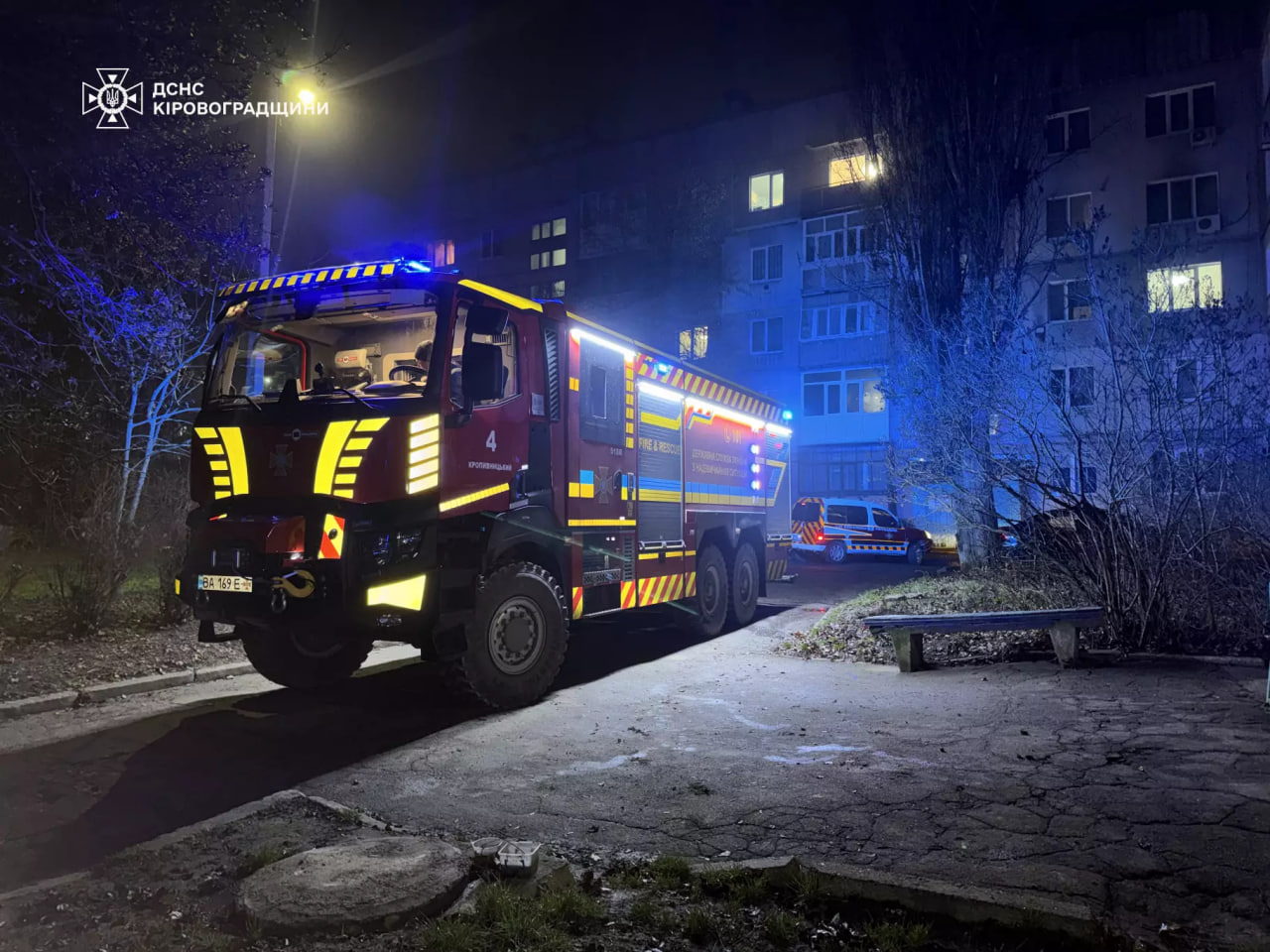 Чоловіка врятували з пожежі на селищі Нове у Кропивницькому