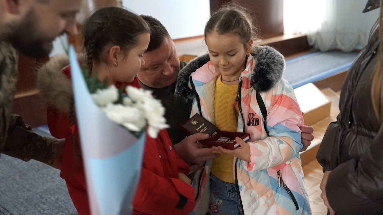 Державні нагороди військовим та рідним загиблих захисників передали на Кіровоградщині