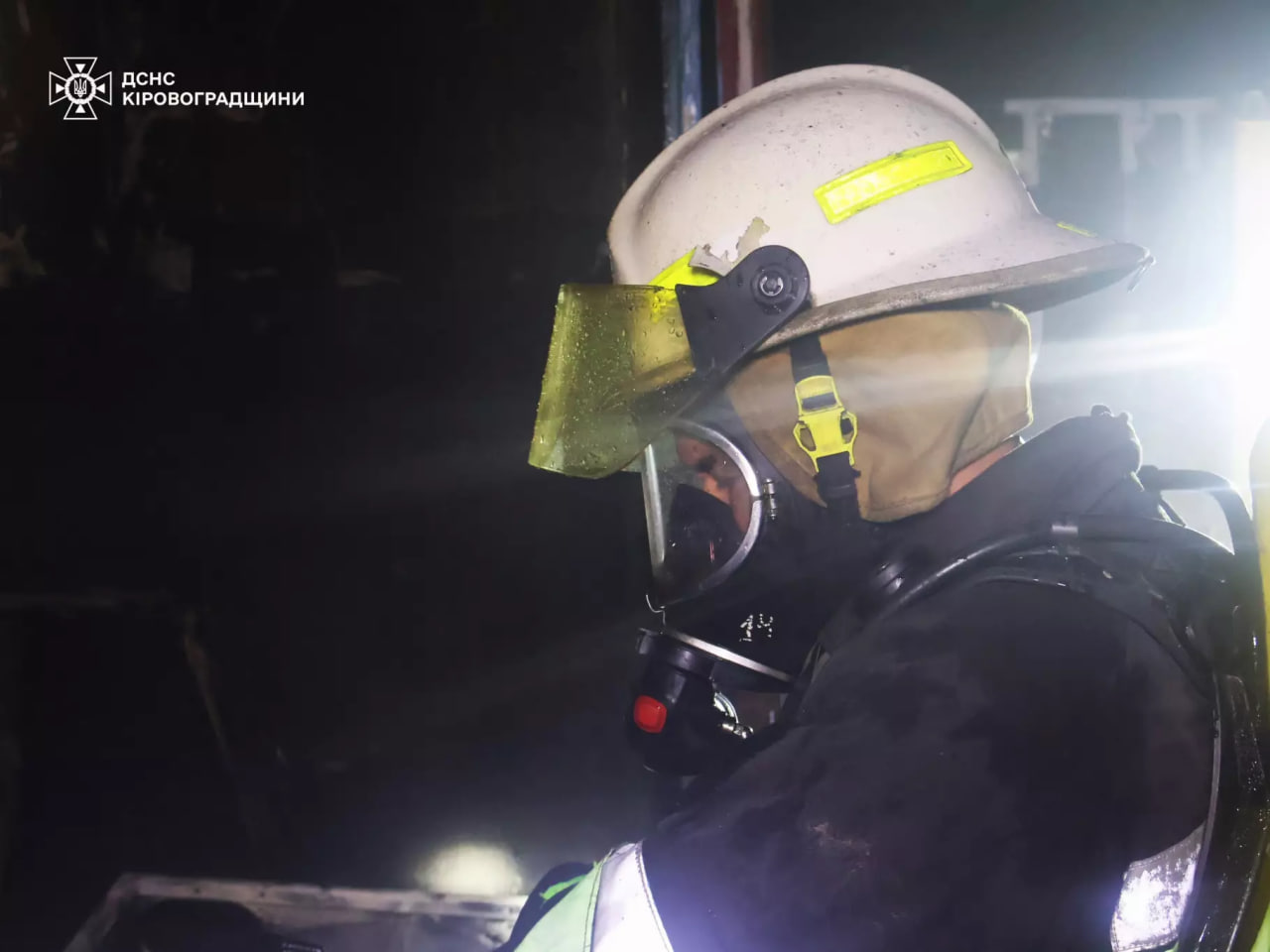 Рятувальники ліквідували пожежу в багатоквартирному будинку Кропивницького