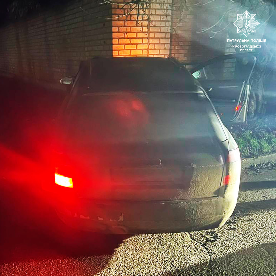 Нетверезий водій в’їхав у паркан в Кропивницькому 