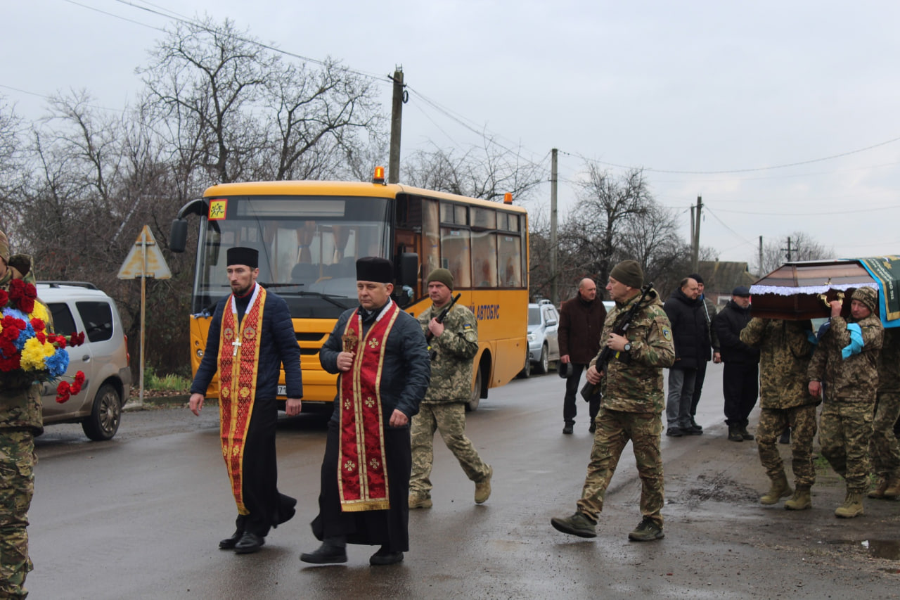 Із загиблим старшим сержантом попрощалися в Суботцівській громаді 