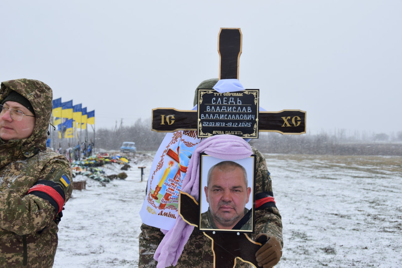 У Петрівській громаді провели в останню путь військового