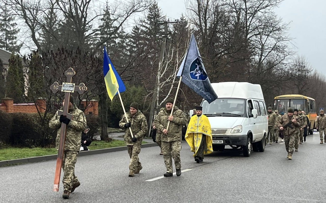 У Кам'янецькій громаді провели в останню путь загиблих солдатів Василя Кам'янченка та Ігоря Степанюка.