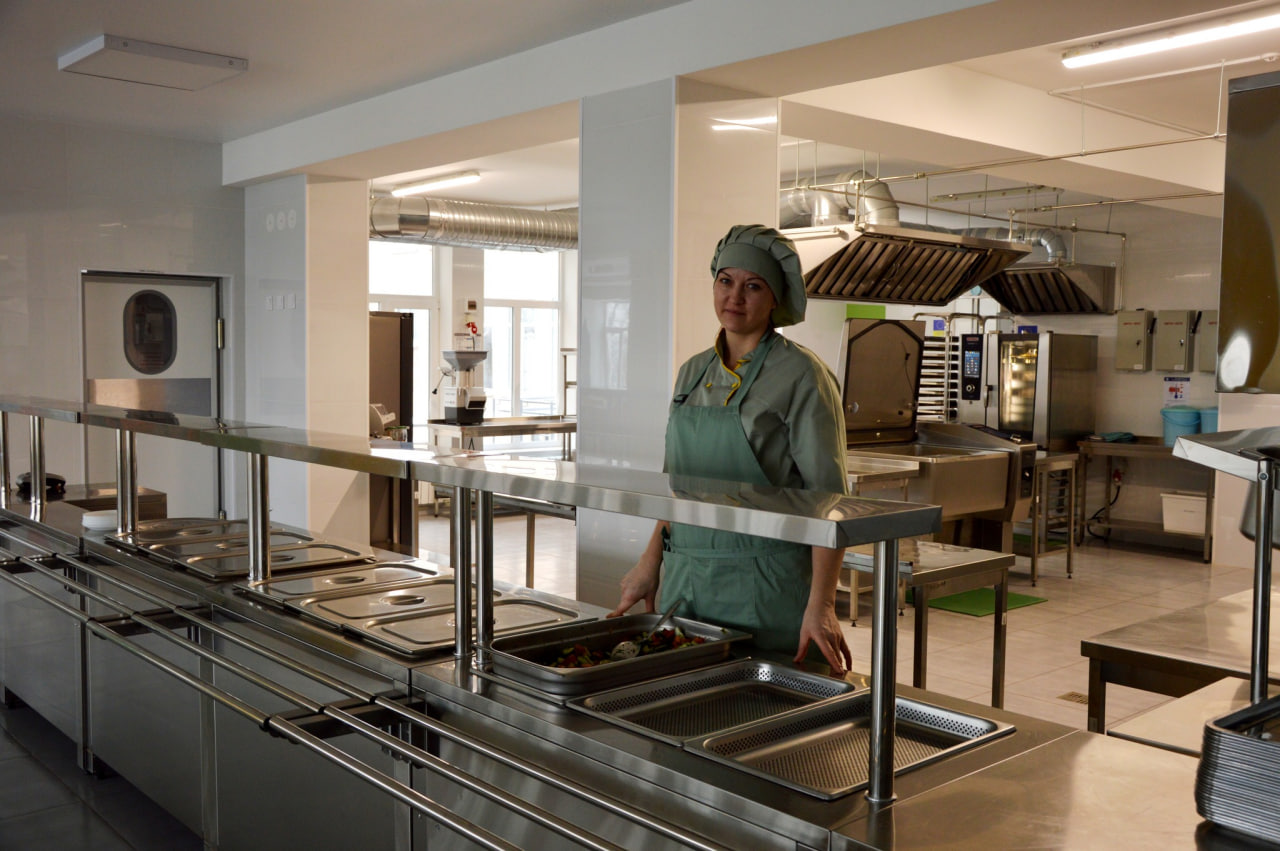 Оновлені харчоблоки у двох школах Кропивницького обслуговуватимуть понад 1300 учнів