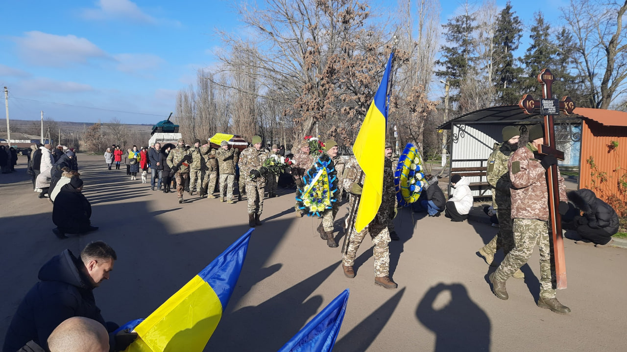 В останню путь провели військового з Устинівської громади