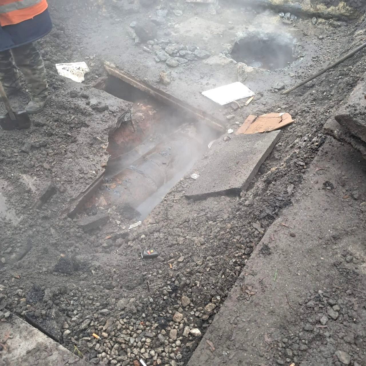 Порив тепломережі у Кропивницькому залишив без опалення понад 80 будинків та соцзаклади