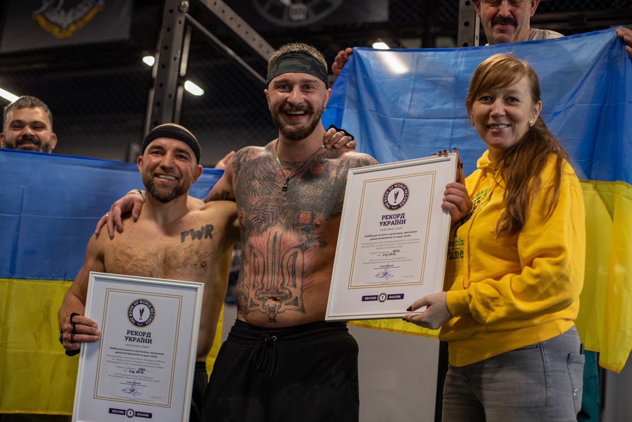 Двоє спецпризначенців з Кропивницького та Івано-Франківська встановили рекорд з підтягувань