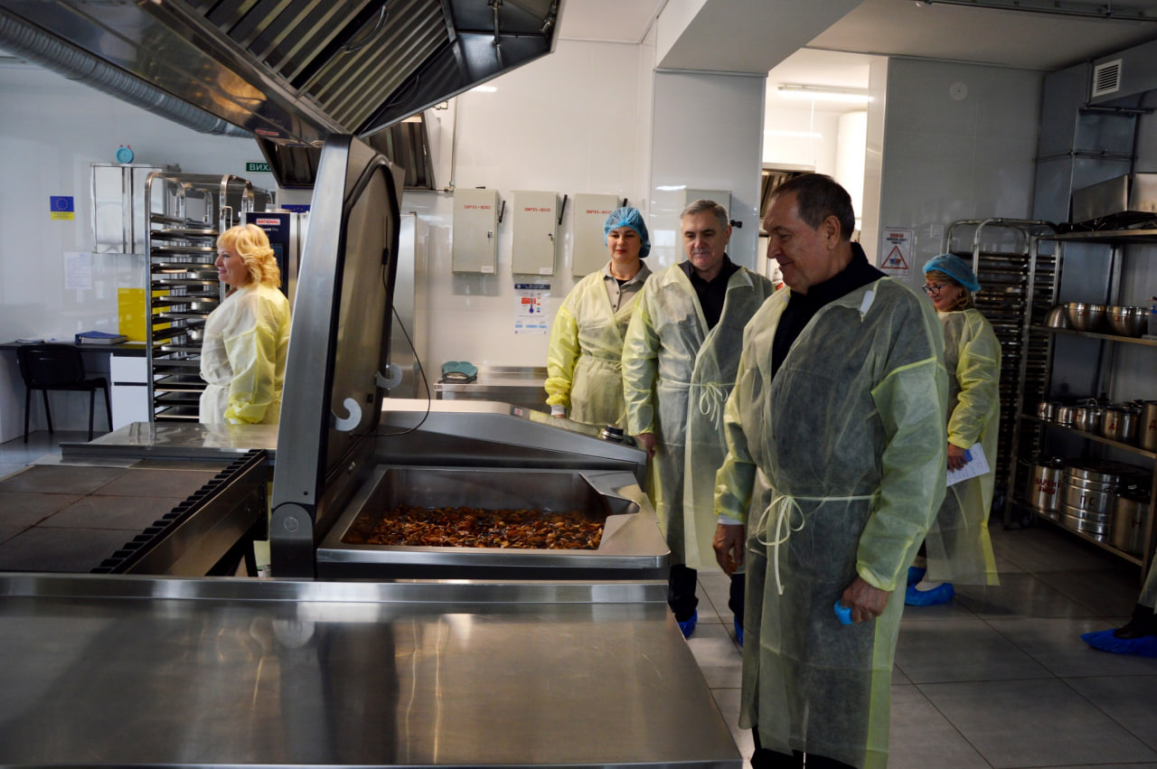 Оновлені харчоблоки у двох школах Кропивницького обслуговуватимуть понад 1300 учнів