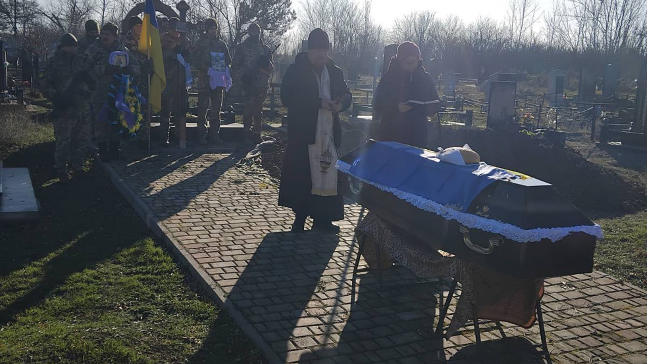 В останню путь провели військового з Устинівської громади