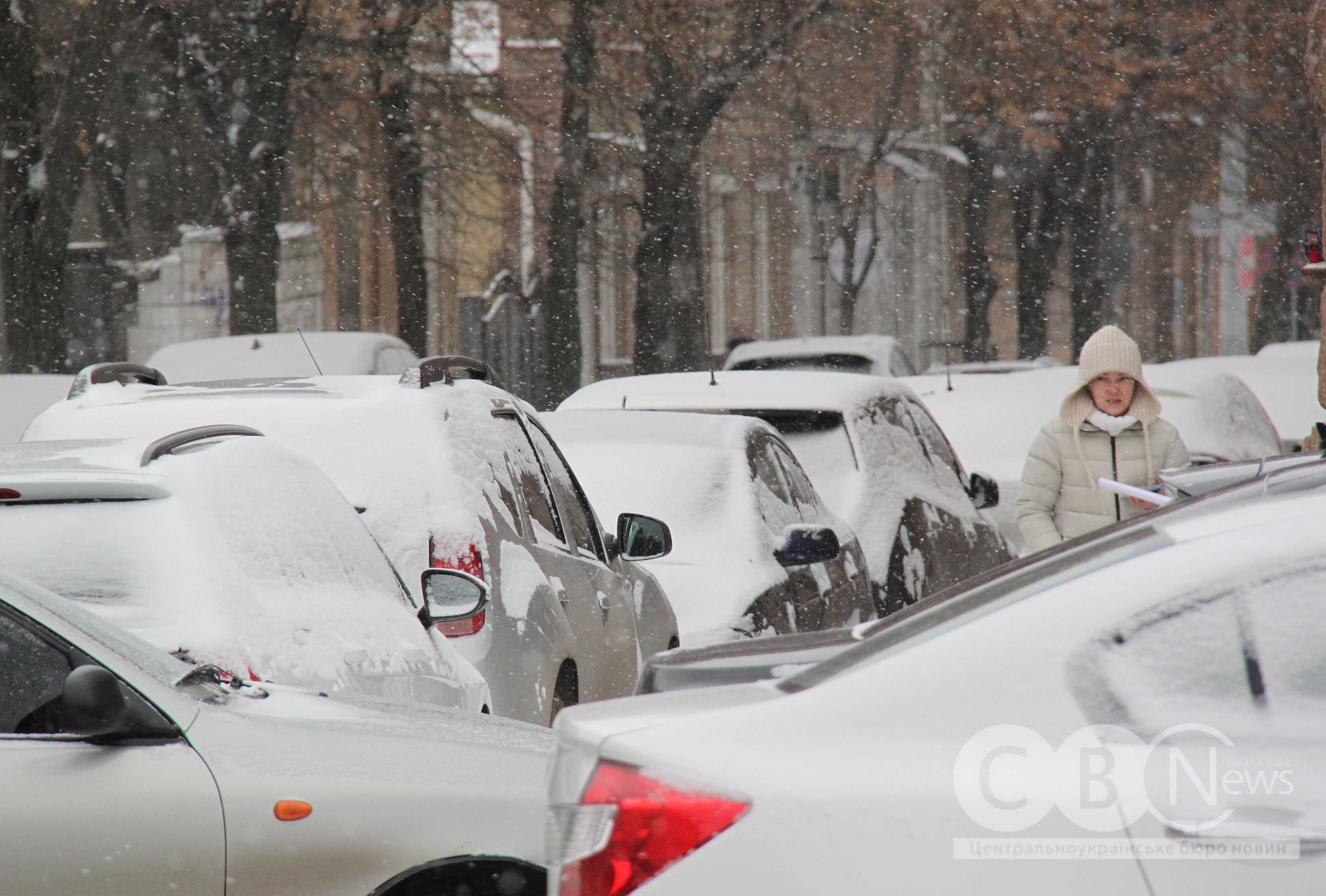 Справжня зима у Кропивницькому: місто засніжило