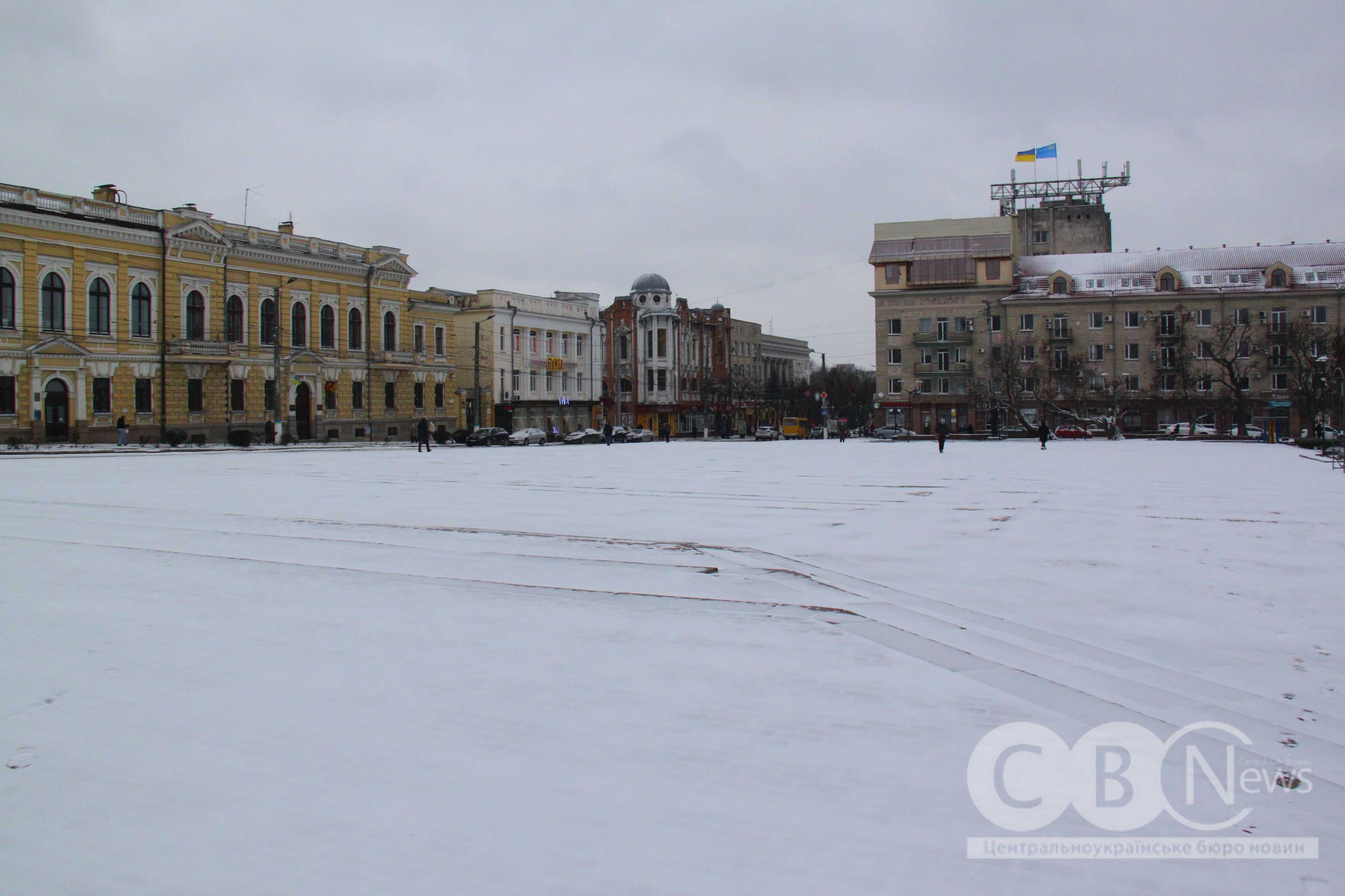 Справжня зима у Кропивницькому: місто засніжило