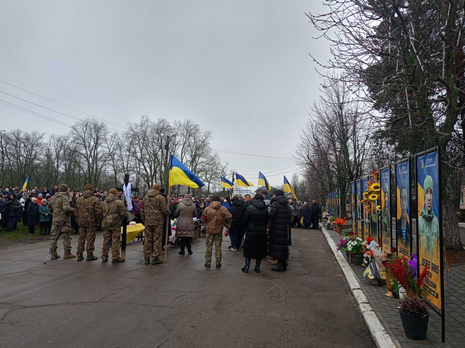 Із загиблим старшим солдатом попрощалися в Петрівській громаді