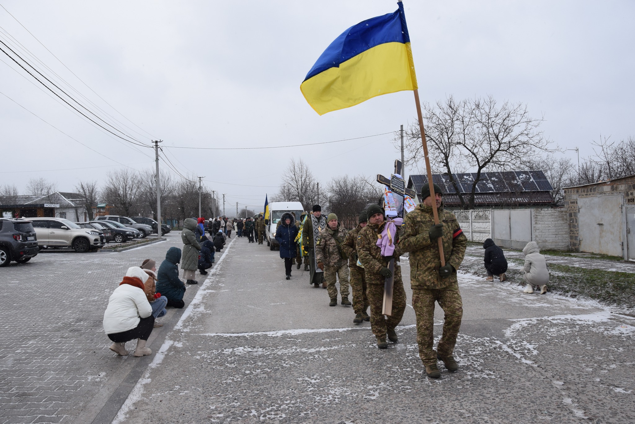 В останню путь провели бійця з Петрівської громади