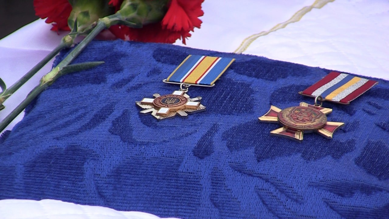 Із загиблим старшим солдатом попрощалися в Петрівській громаді