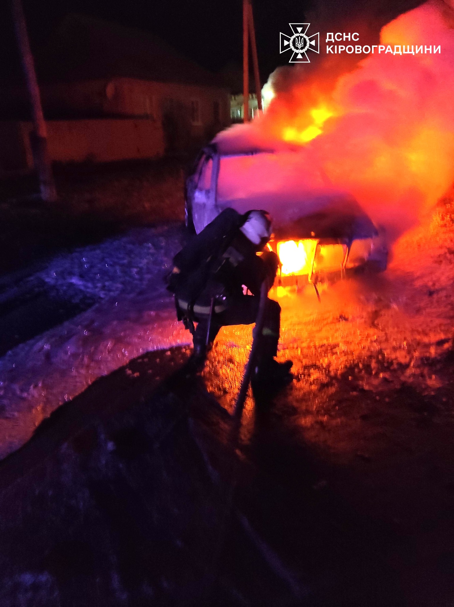 Вантажівка та два легковики згоріли на Кіровоградщині