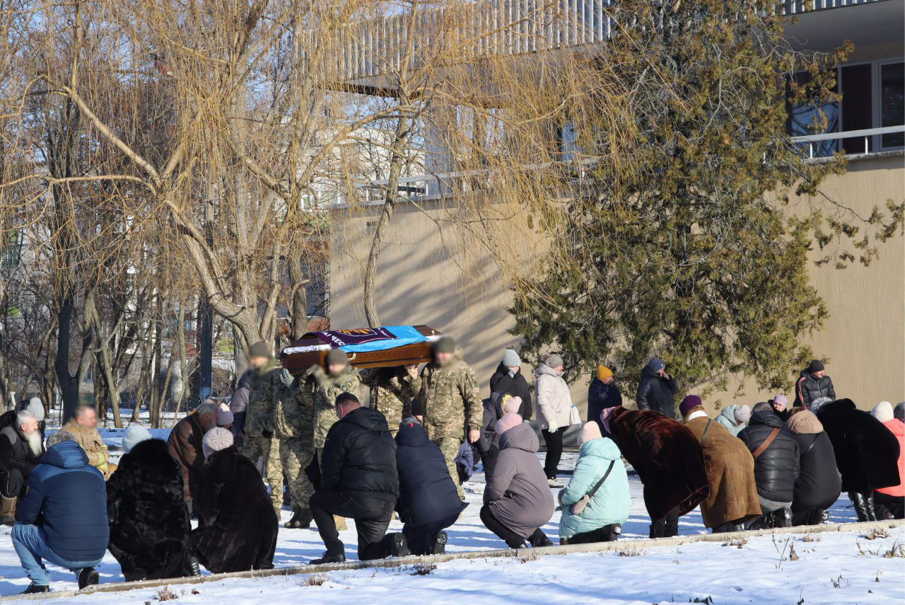 Із загиблим солдатом попрощалися у Світловодській громаді