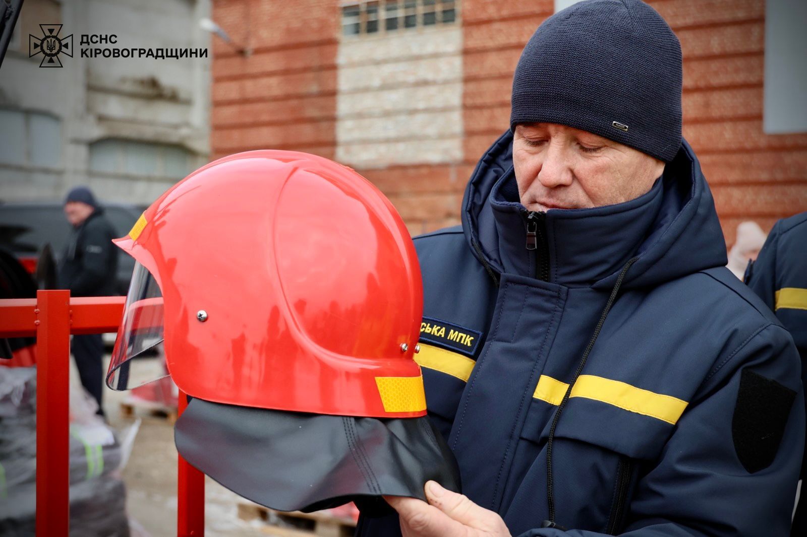 Понад 30 протипожежних наборів передали вогнеборцям Кіровоградщини