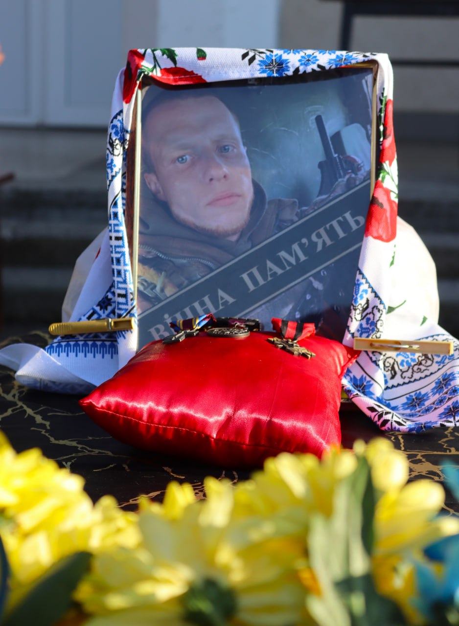 Із загиблим солдатом попрощалися у Світловодській громаді