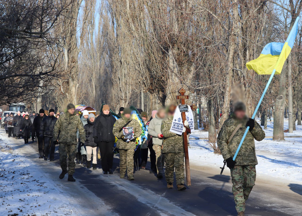 Із загиблим солдатом попрощалися у Світловодській громаді