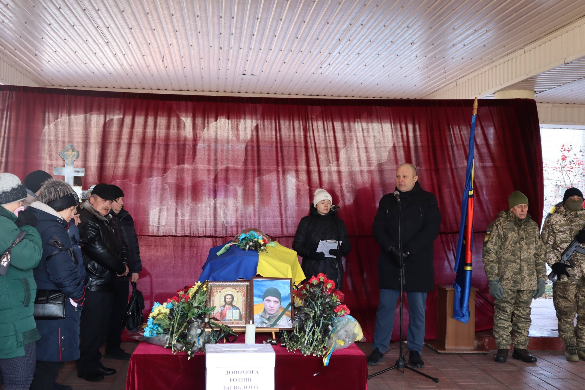 У Новоукраїнській громаді попрощалися з загиблим воїном