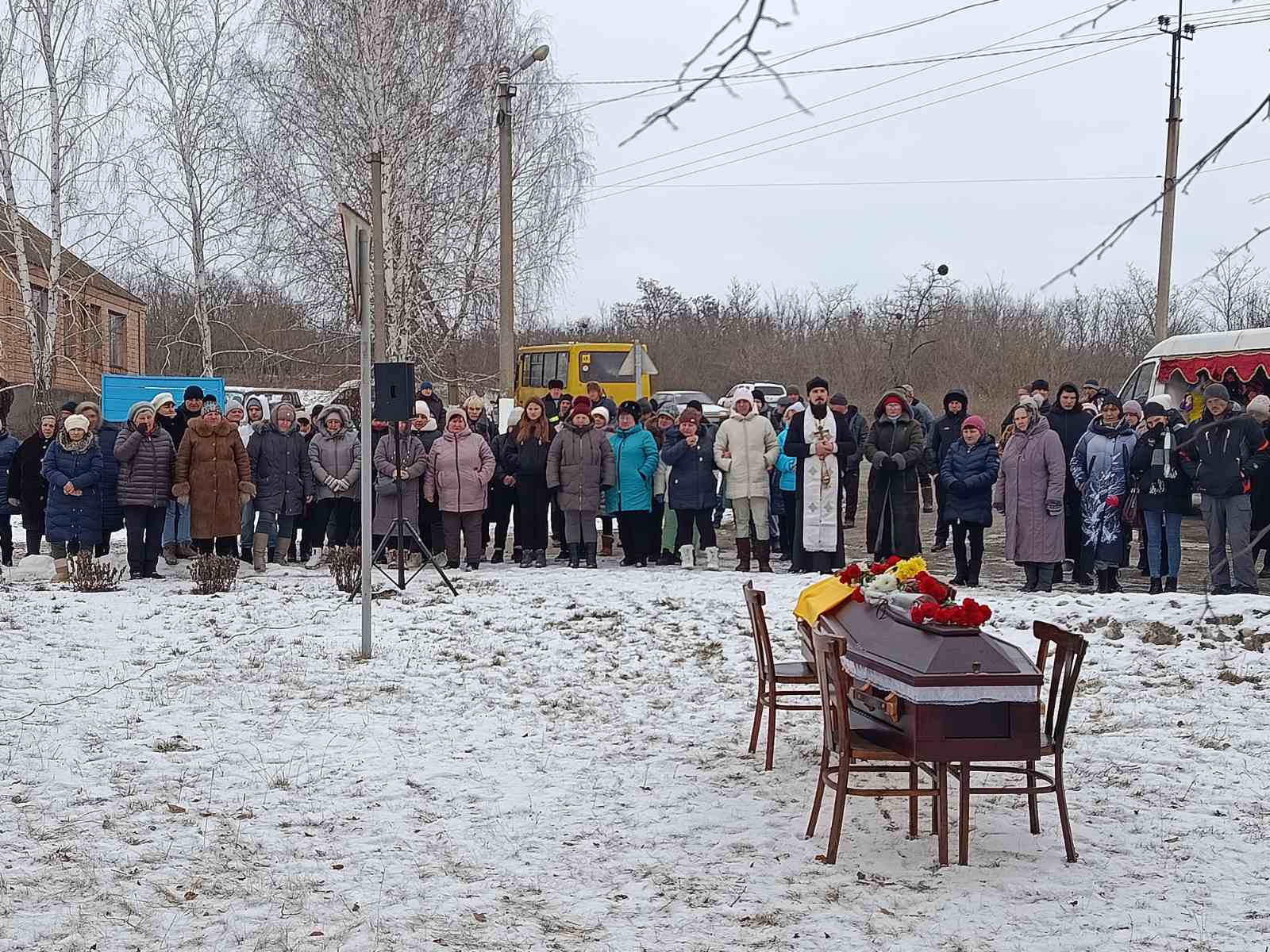 Із загиблим на Харківщині солдатом попрощалися в Олександрівській громаді
