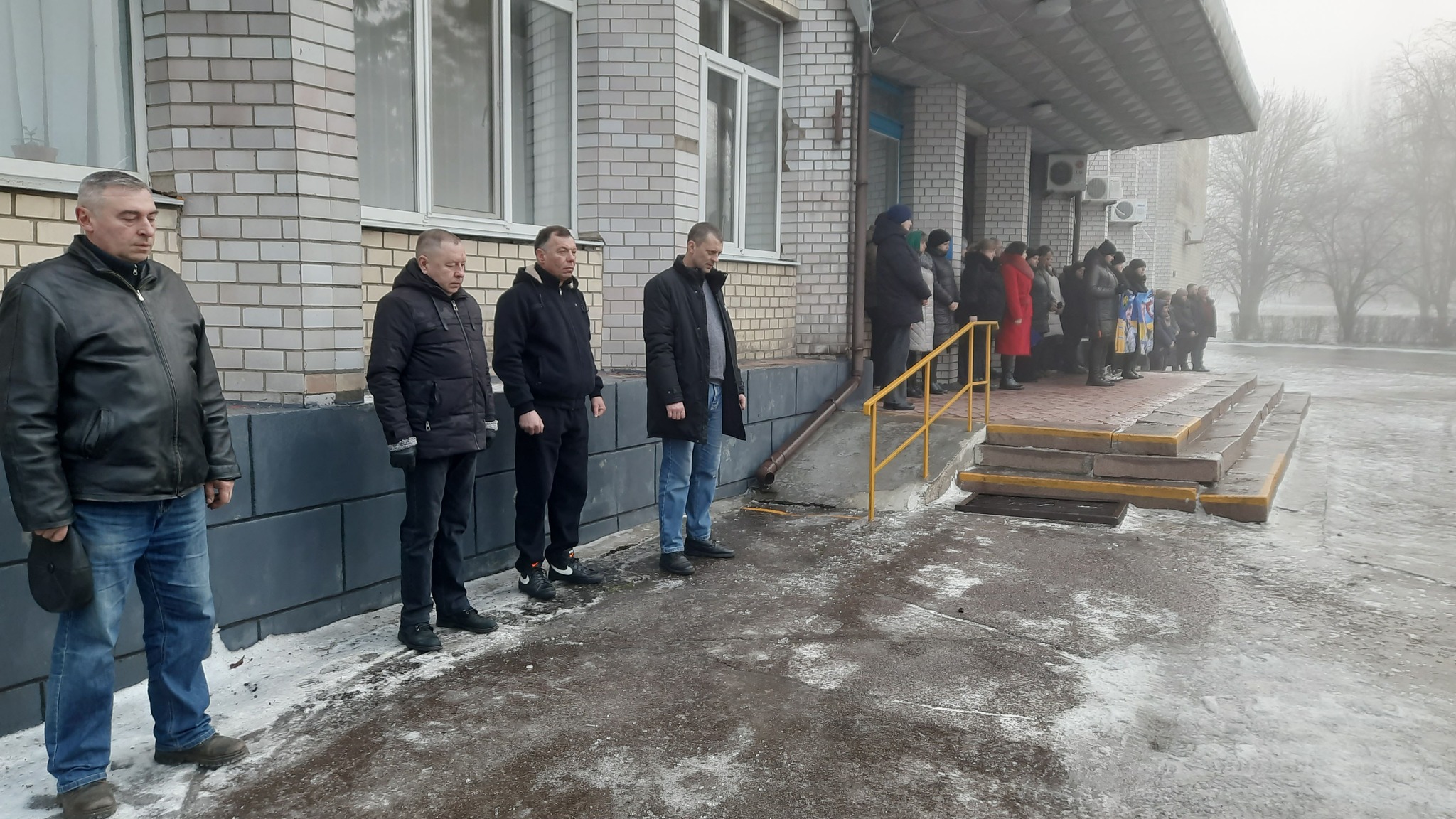 Рідні зниклих безвісти бійців та військовополонених вийшли на акцію в Устинівській громаді