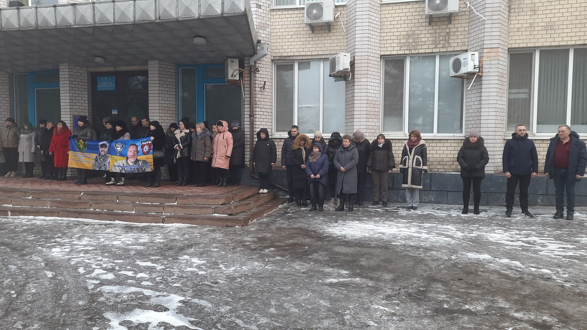 Рідні зниклих безвісти бійців та військовополонених вийшли на акцію в Устинівській громаді