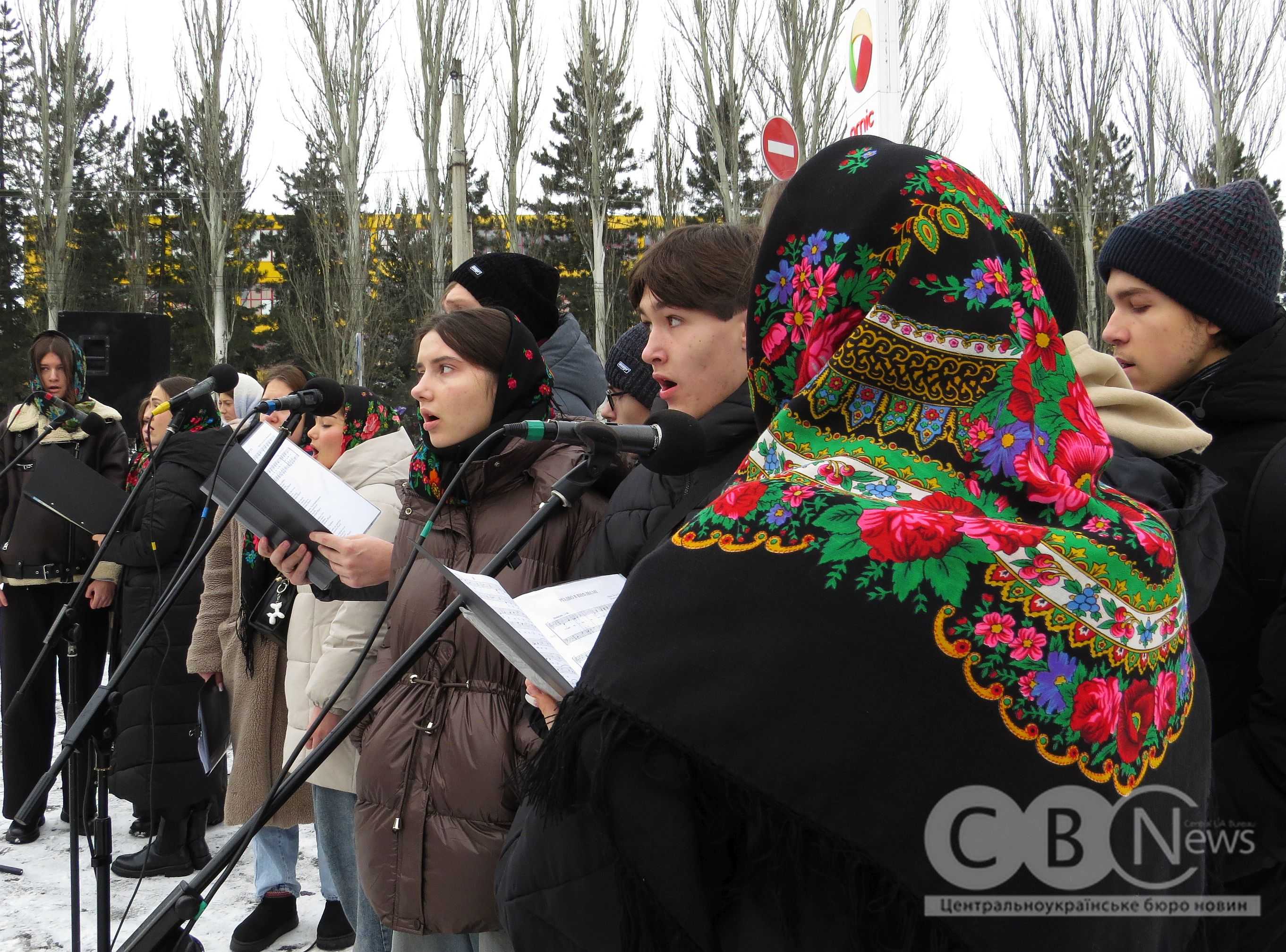 «Скорботна коляда» лунала у Кропивницькому в памʼять про загиблих воїнів