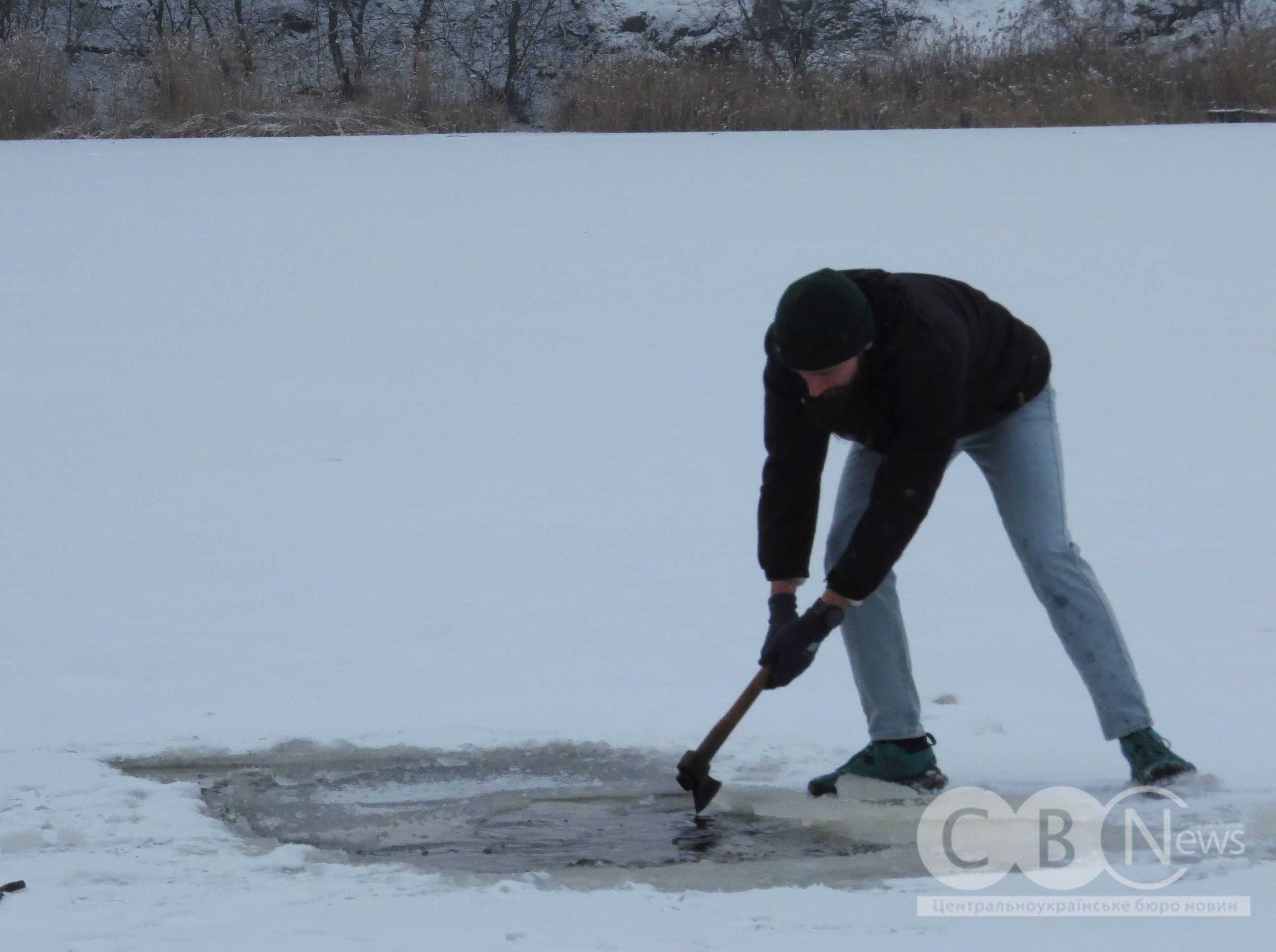Кропивничанка щотижня занурюється в крижану воду