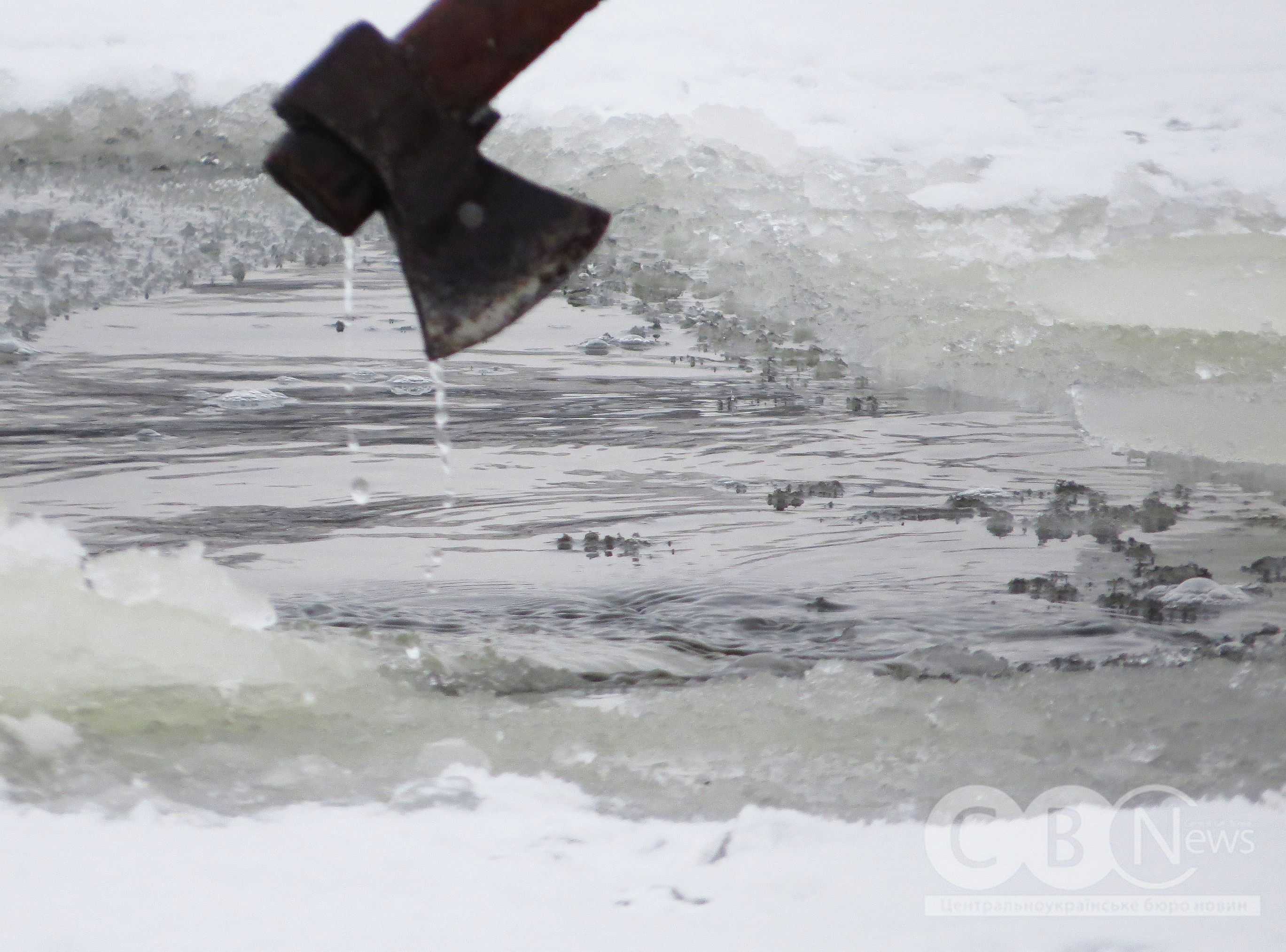 Кропивничанка щотижня занурюється в крижану воду