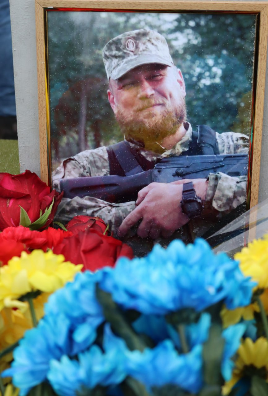 У Світловодську провели в останню путь загиблого військовослужбовця Олександра Бєлих