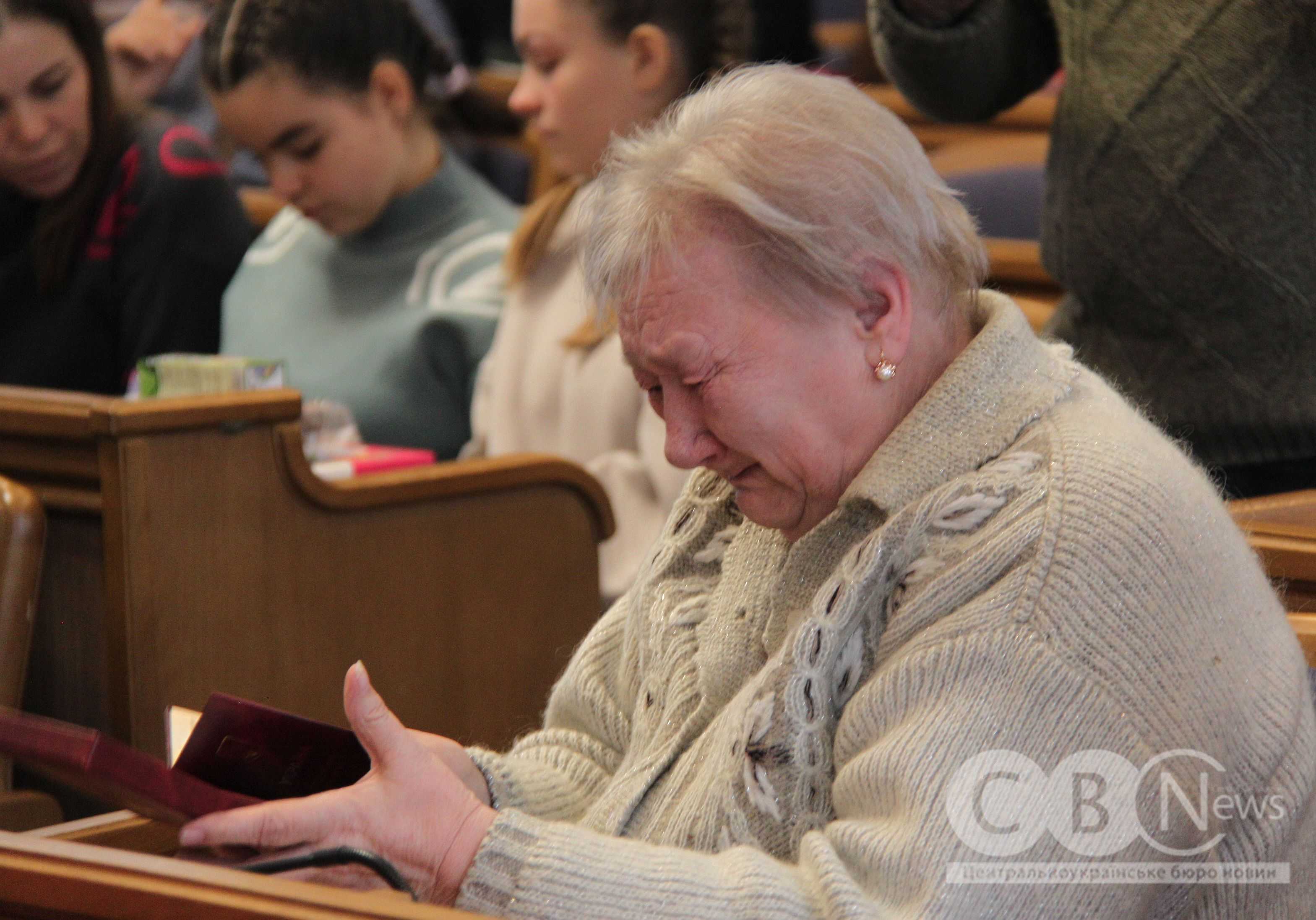 У День пам'яті Героїв Крут у Кропивницькому родинам загиблих і зниклих безвісти захисників вручили державні нагороди