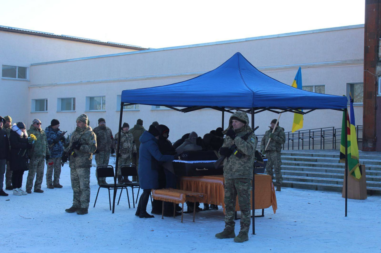 Із загиблим військовим попрощалися у Суботцівській громаді