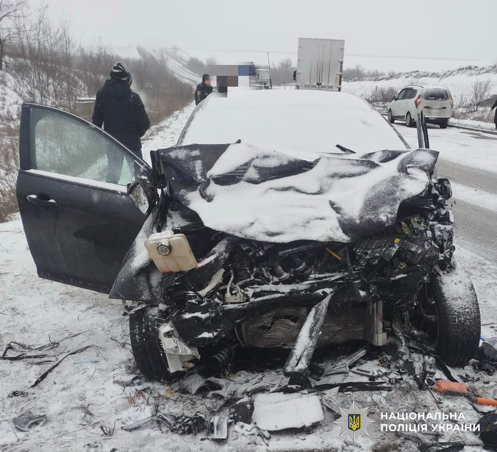 Двоє дітей та троє дорослих постраждали у ДТП поблизу Кропивницького