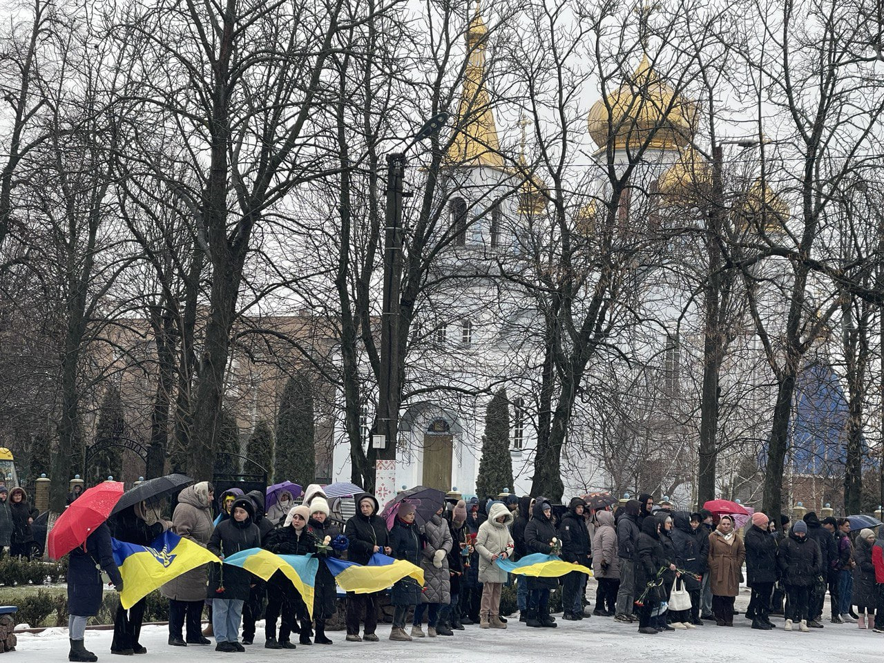 У Олександрівській громаді провели в останню путь військового Артема Солоненка.